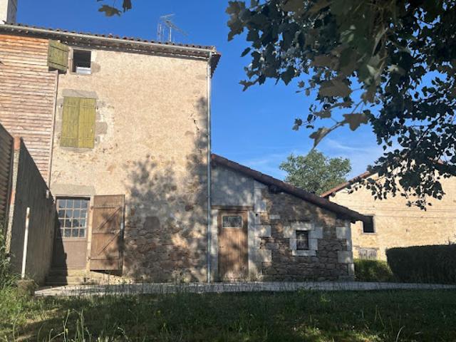 Maison vente à Confolens, Manot