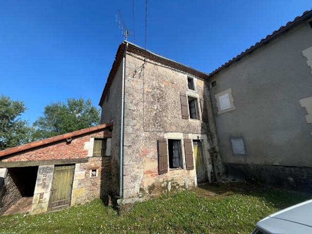 Maison vente à Confolens, Manot