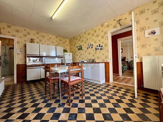 Maison vente à Huit Voisins, Romain