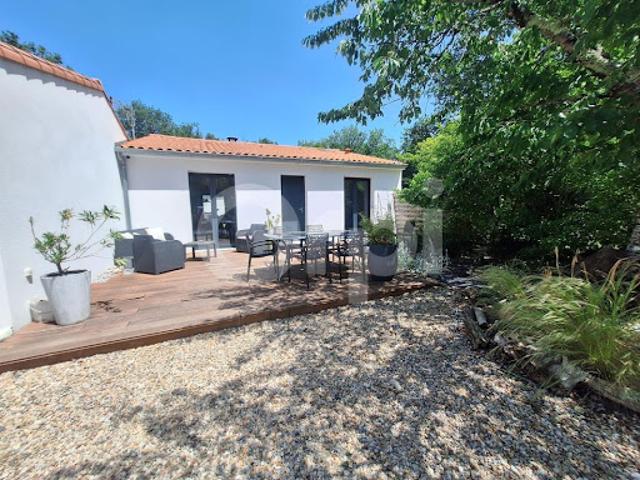 Maison vente à Saintes, Médis