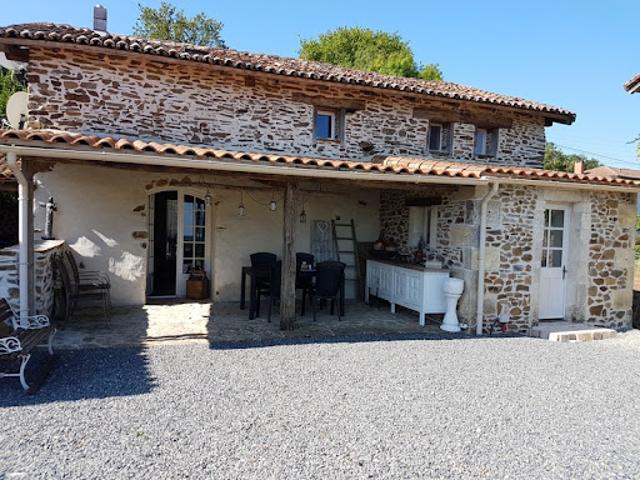 Maison vente à Confolens, Cherves-châtelars
