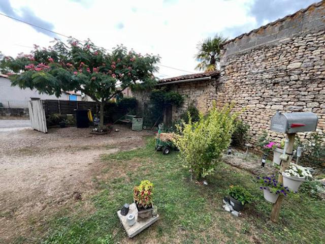 Maison vente à Confolens, Poursac