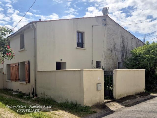 Maison vente à Saint-Jean-d'Angély, La Vergne