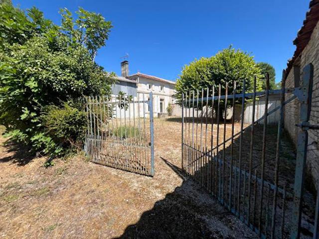 Maison vente à Saint-Jean-d'Angély, Nouvelle-Aquitaine