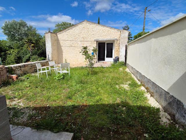 Maison vente à Saint-Jean-d'Angély, Saint-savinien