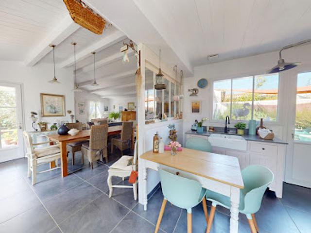 Maison vente à La Rochelle, Loix