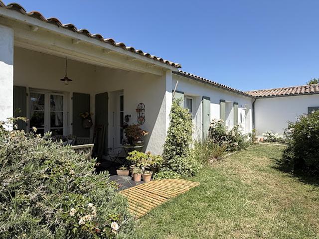 Maison vente à La Rochelle, Loix