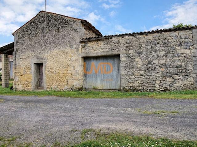Local Commercial vente à Saintes, La Chapelle-des-pots