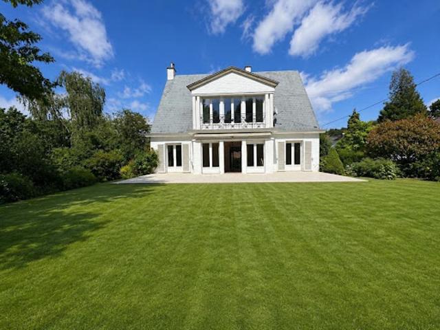 Maison vente à Lille, Croix