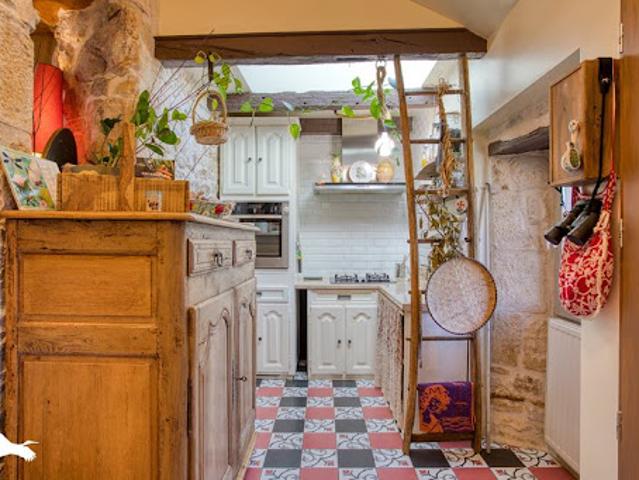 Maison vente à Gourdon, Bio