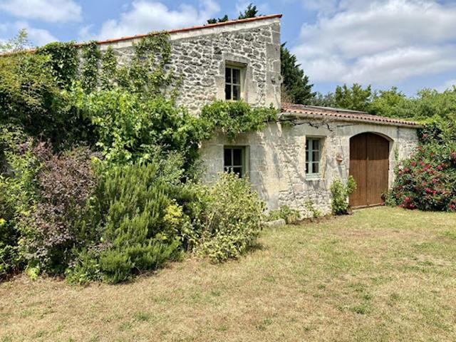Maison vente à Saint-Jean-d'Angély, Bords