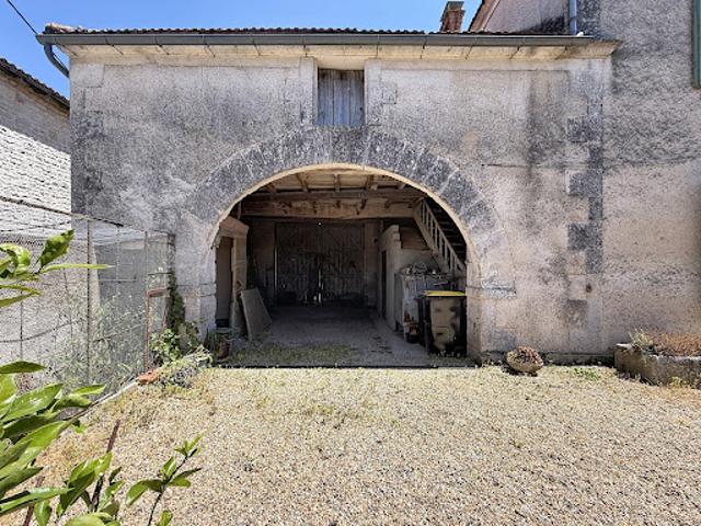 Maison vente à Confolens, Vouharte