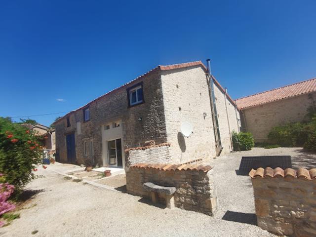 Maison vente à Confolens, Saint-mary