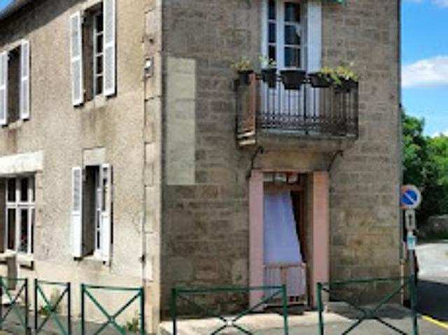 Maison vente à Aubusson, Chénérailles