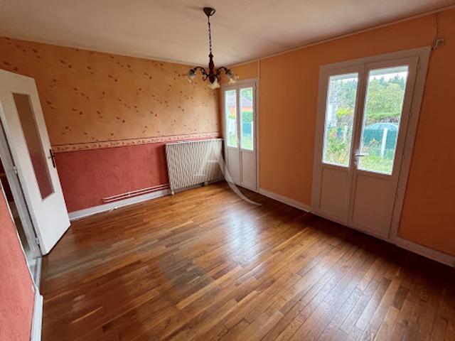 Maison vente à La Guerche-sur-l'Aubois, Cher