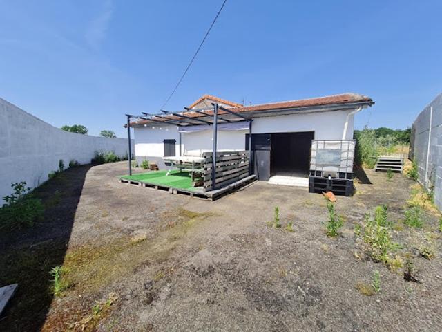 Maison vente à Confolens, Saint-laurent-de-céris