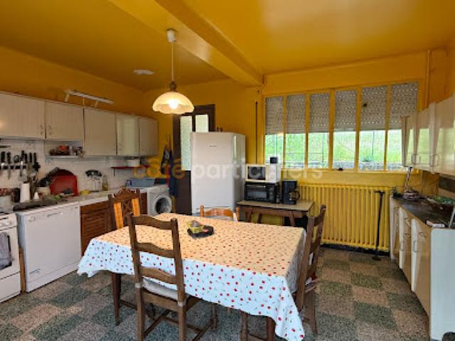 Maison vente à Arras, Teneur