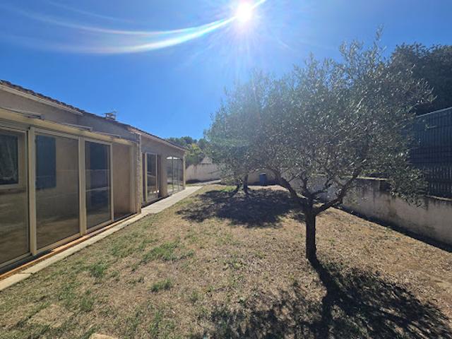 Maison vente à Nîmes, Comps
