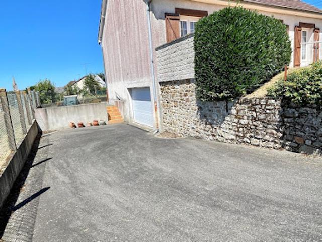 Maison vente à Mayenne, Courcité