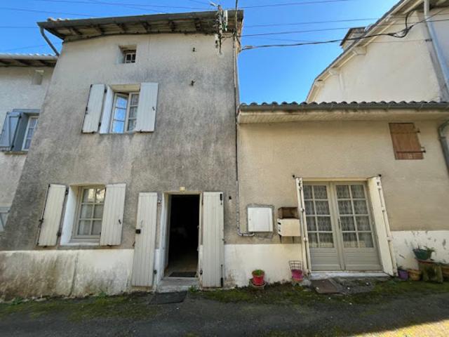 Maison vente à Confolens, Lesterps
