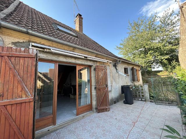 Maison vente à Saint-Amand-Montrond, Saint-pierre-les-etieux