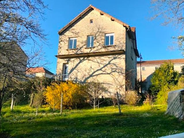 Maison vente à Nontron, Piégut-pluviers