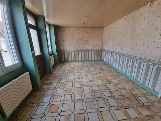 Maison vente à Bourges, Précy