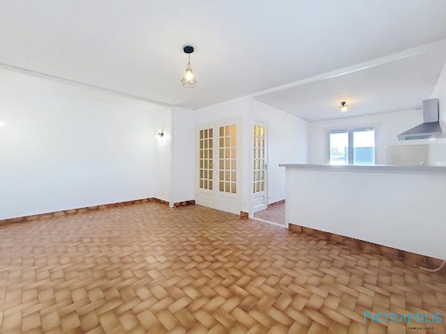 Maison vente à Roanne, Lay