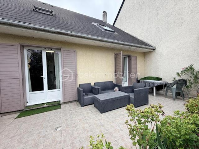 Maison vente à Villeneuve, Monnaie