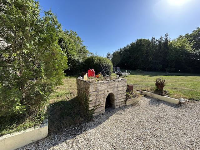 Maison vente à Confolens, Charmé