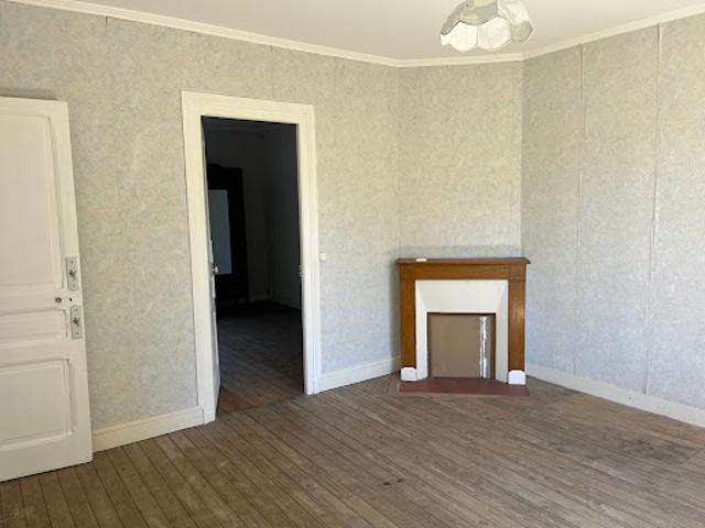 Maison vente à Confolens, Chassenon