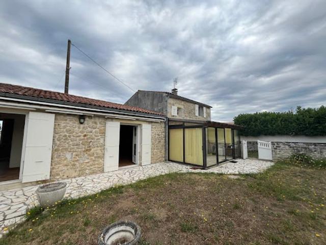 Maison vente à France métropolitaine, La Gripperie-saint-symphorien