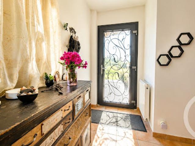 Maison vente à Nîmes, Mus