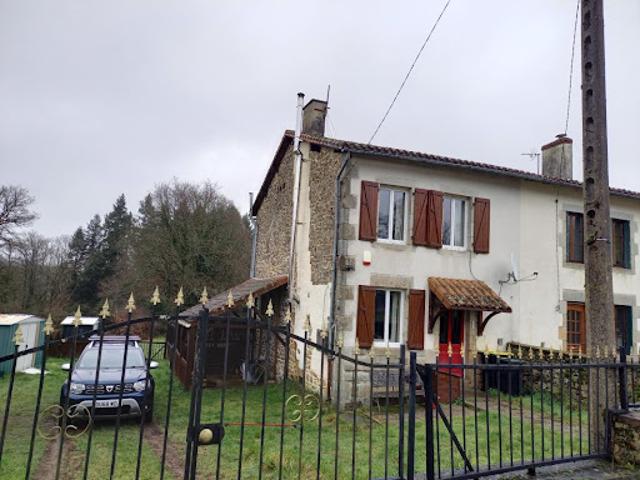 Maison vente à Confolens, Montrollet