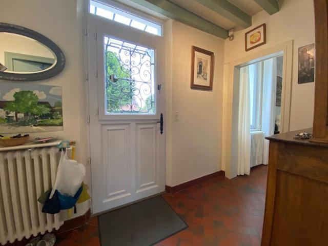Maison vente à Évreux, L'habit