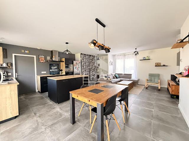 Maison vente à La Rochelle, Ferrières