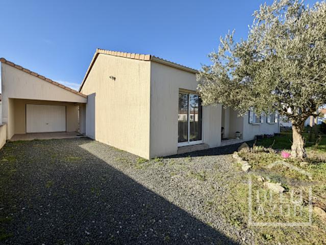 Maison vente à Fontenay-le-Comte, Grues