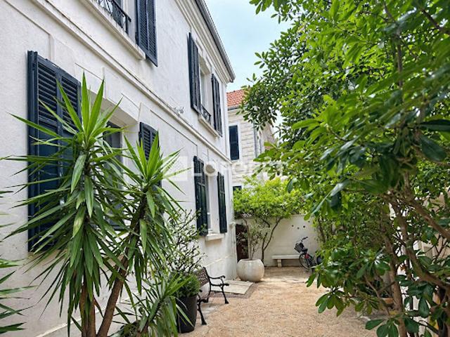 Maison vente à Paris, Île-de-France