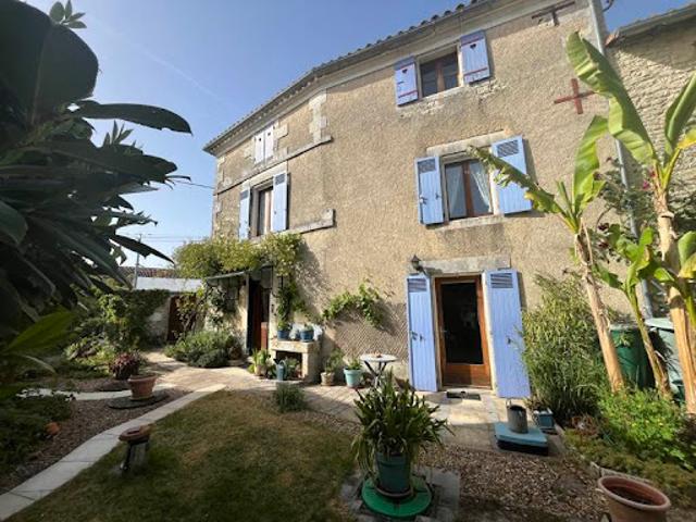 Maison vente à Confolens, Vars