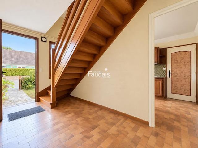 Maison vente à Saint-Symphorien-le-Valois, La Haye