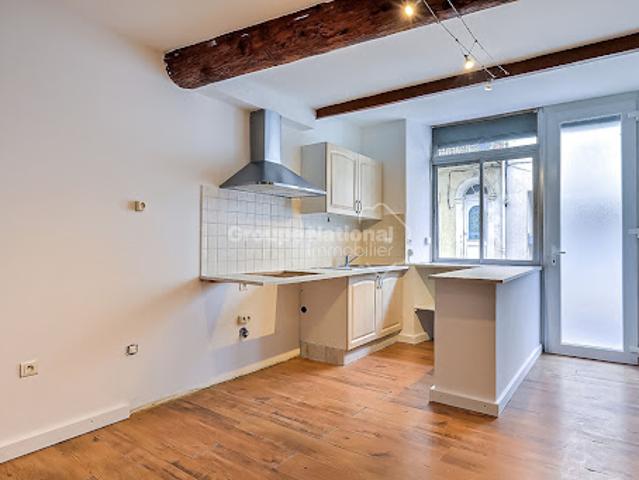 Maison vente à Nîmes, Comps