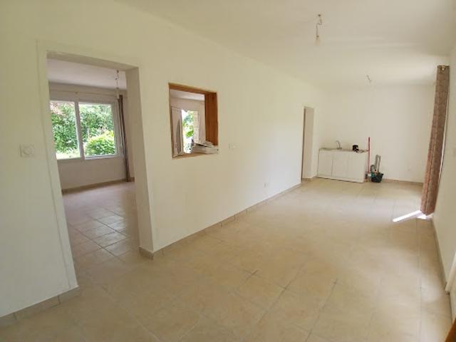 Maison vente à Confolens, Tessonnière
