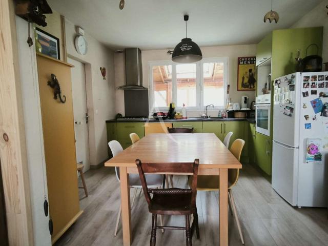 Maison vente à Angers, Coutures