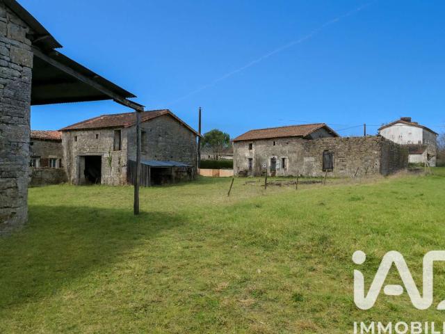 Maison vente à Confolens, La Magdeleine