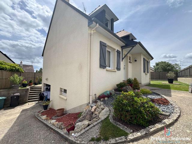 Maison vente à Laval, L'huisserie
