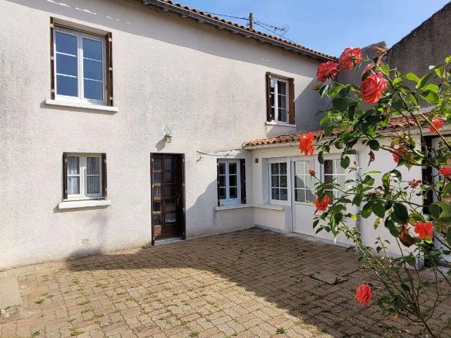 Maison vente à Parthenay, Louin