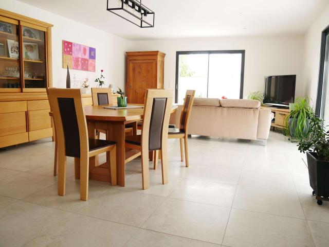 Maison vente à Saintes, Médis