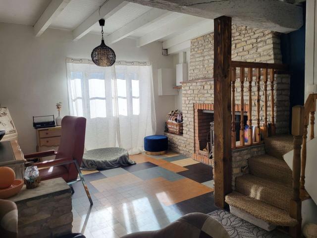 Maison vente à Bressuire, Saint-jouin-de-marnes