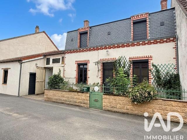 Maison vente à Saint-Amand-Montrond, Saulzais-le-potier