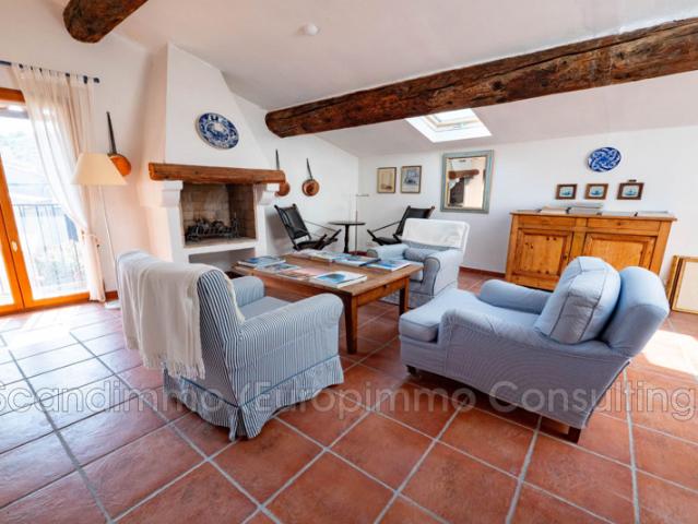 Maison vente à Narbonne, Feuilla